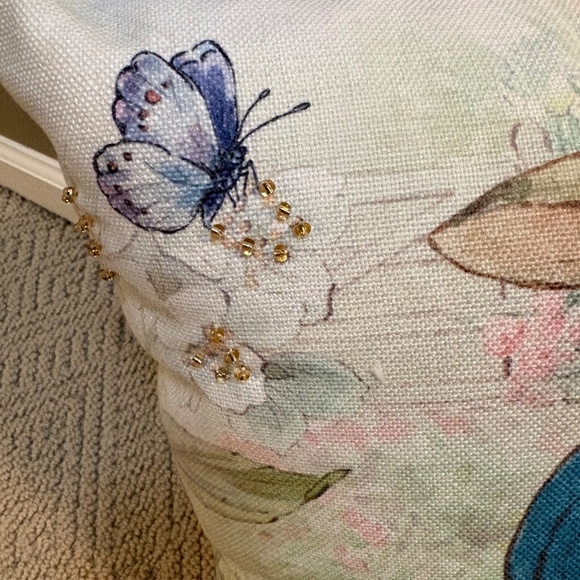 Peter Rabbit by Beatrix Potter Decorative Pillow with Bead Accents Brand new - Picture 5 of 6